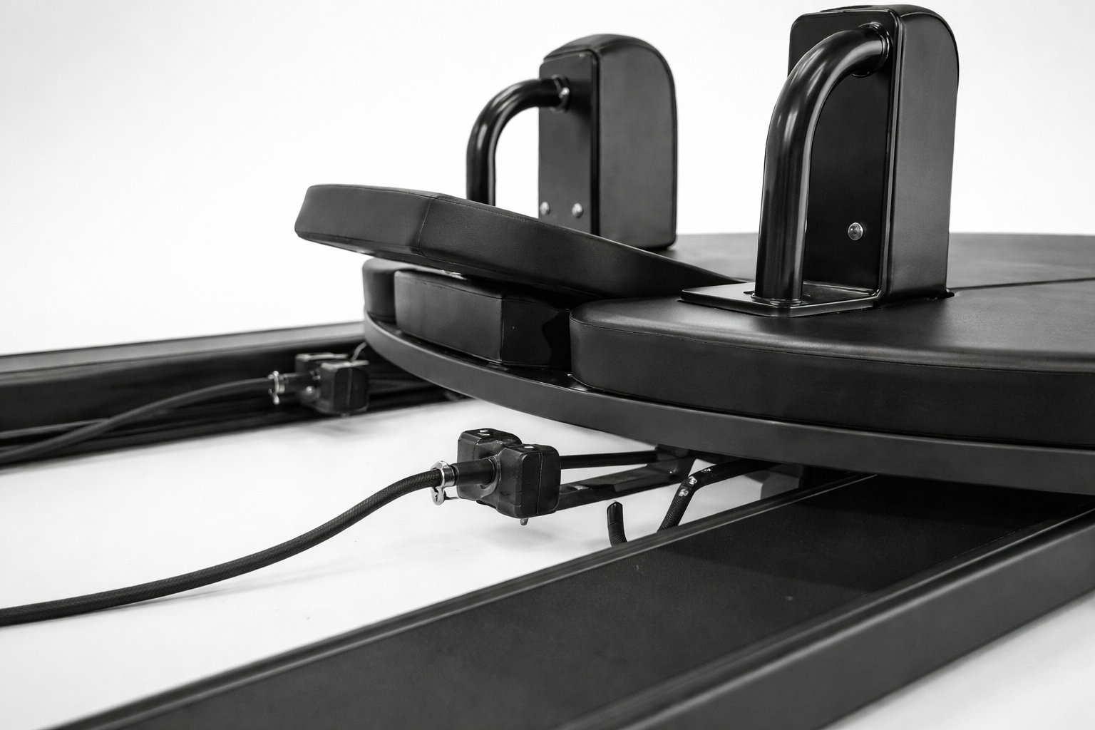 The Virtù Line Reformer BRUMA – Ansicht 3 — Pilates Reformer | The Virtù Line