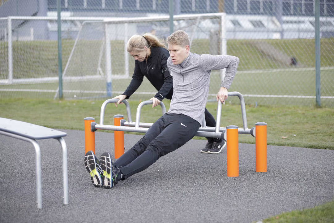 Kompan Outdoor Street Workout Dip Bank