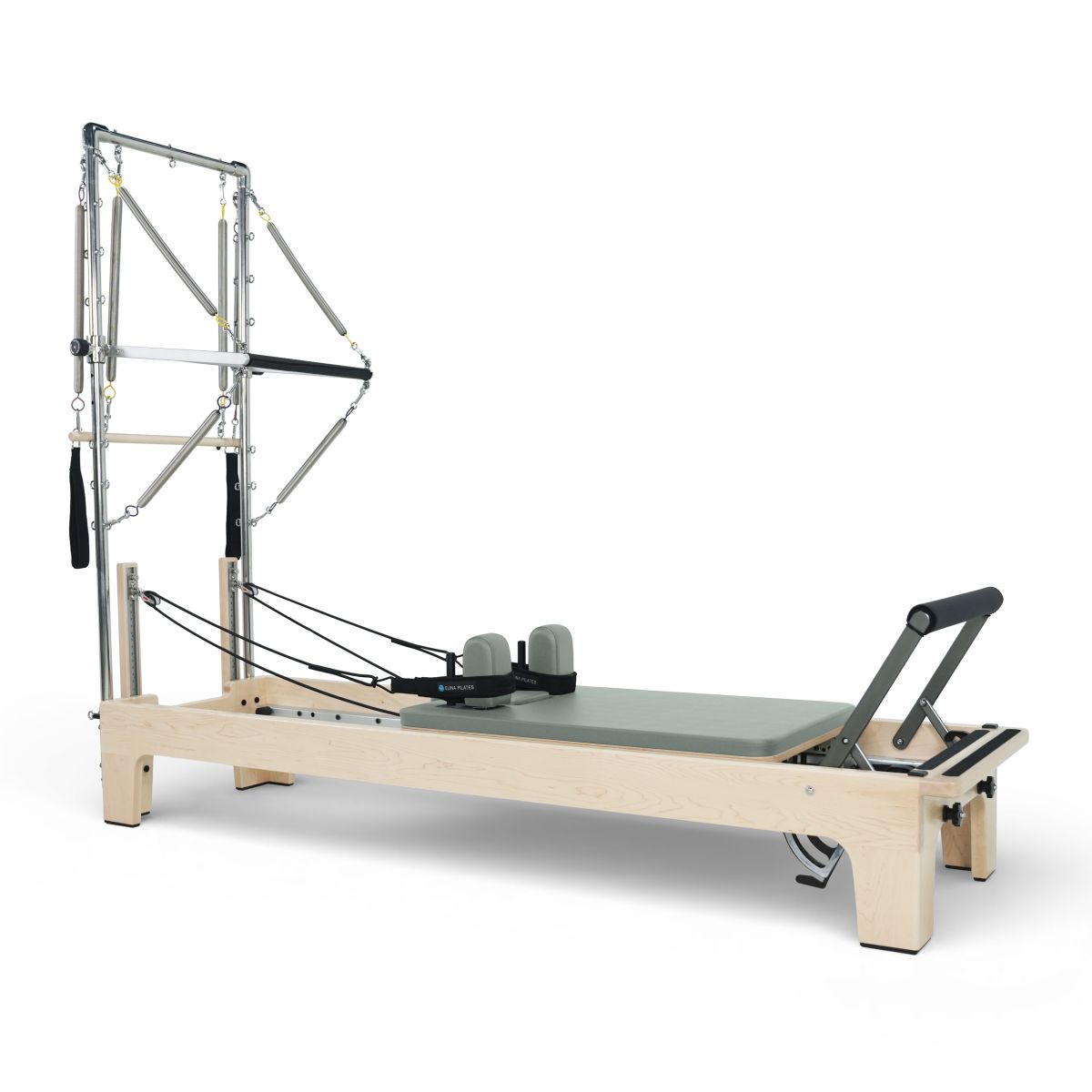 Elina Pilates The Club Reformer mit Half Cadillac