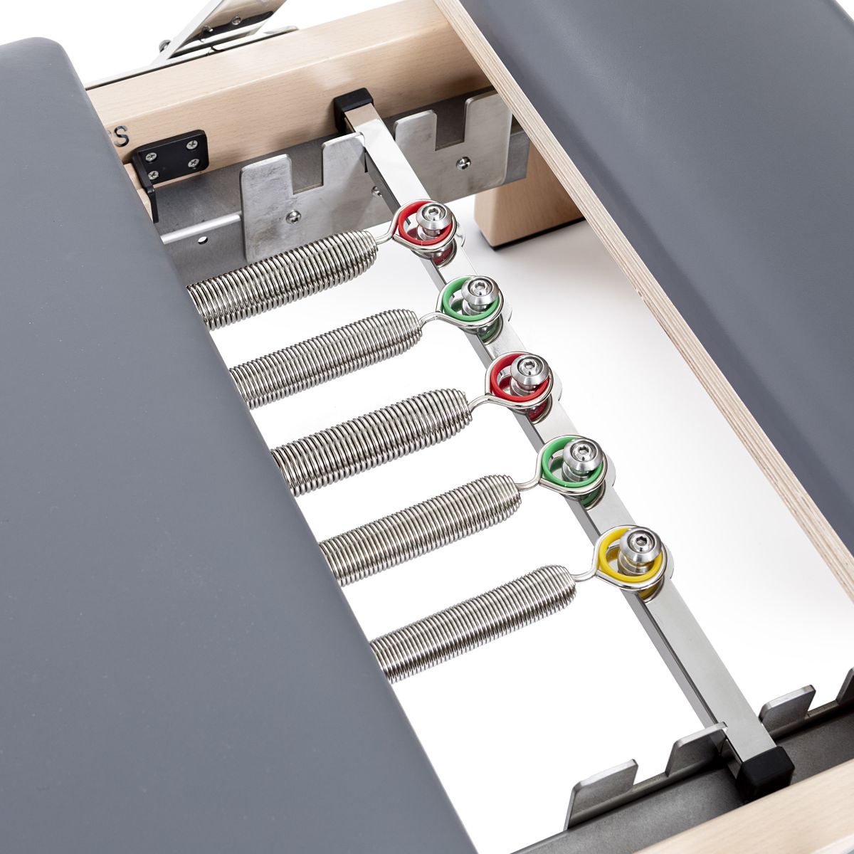 Elina Pilates Lignum Reformer mit Half Cadillac – Ansicht 3 — Pilates Reformer | Elina Pilates