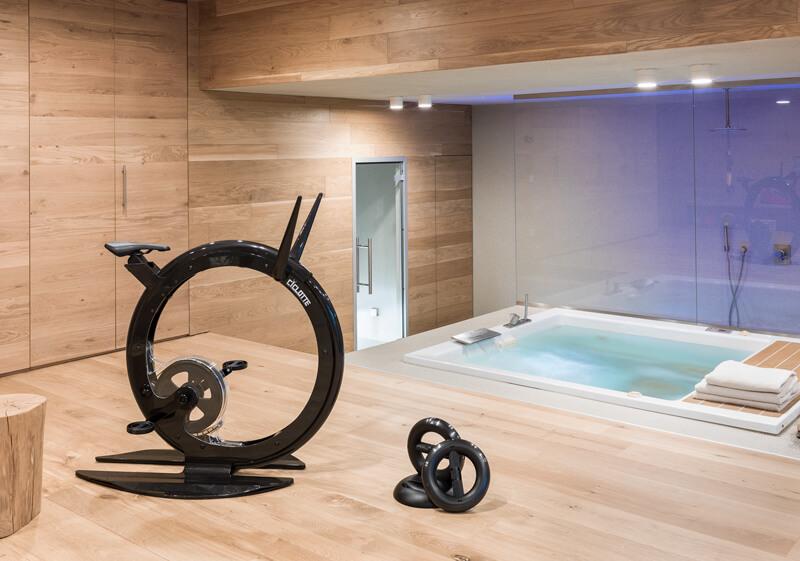Ciclotte Dumbbell – neben dem Ciclotte-Bike platziert