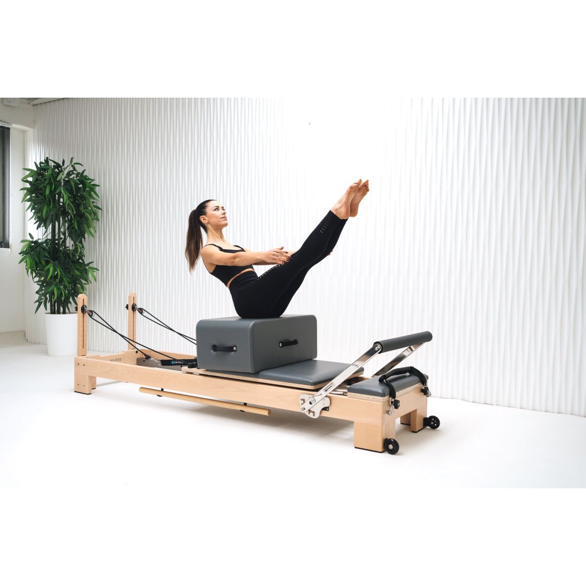 Elina Pilates Lignum Reformer – Ansicht 9 — Pilates Reformer | Elina Pilates