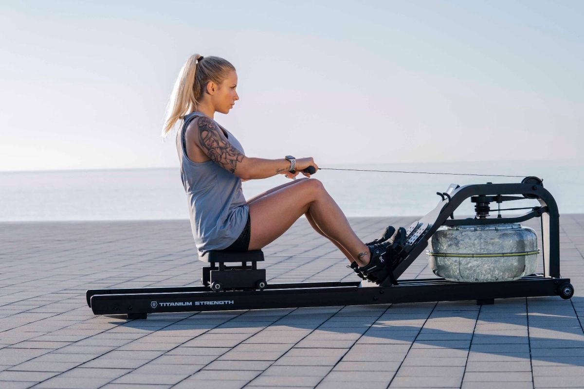 Titanium Strength Acqua Rower Rudergerät