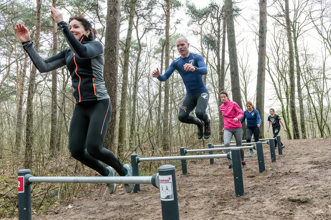 Kompan Outdoor Hindernisparcours Doppel Hangelstrecke