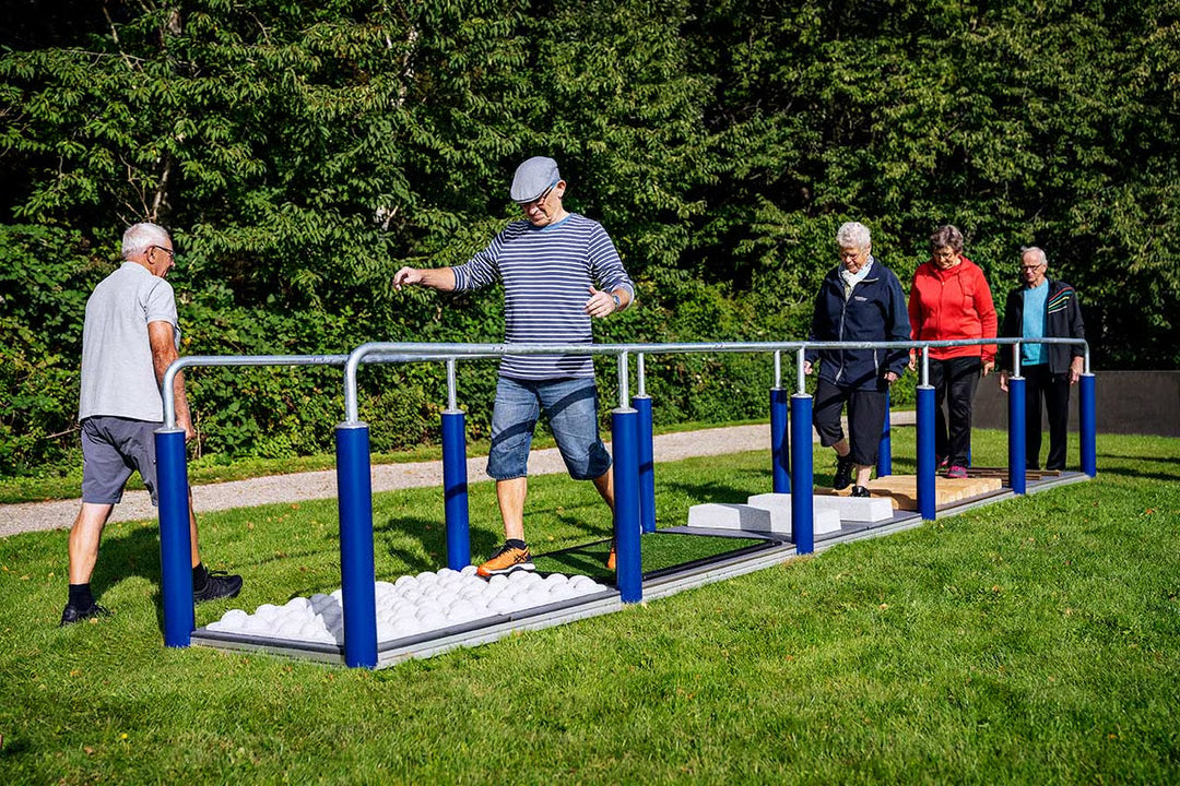 Kompan Outdoor Stay Fit Step mit Unterstützung