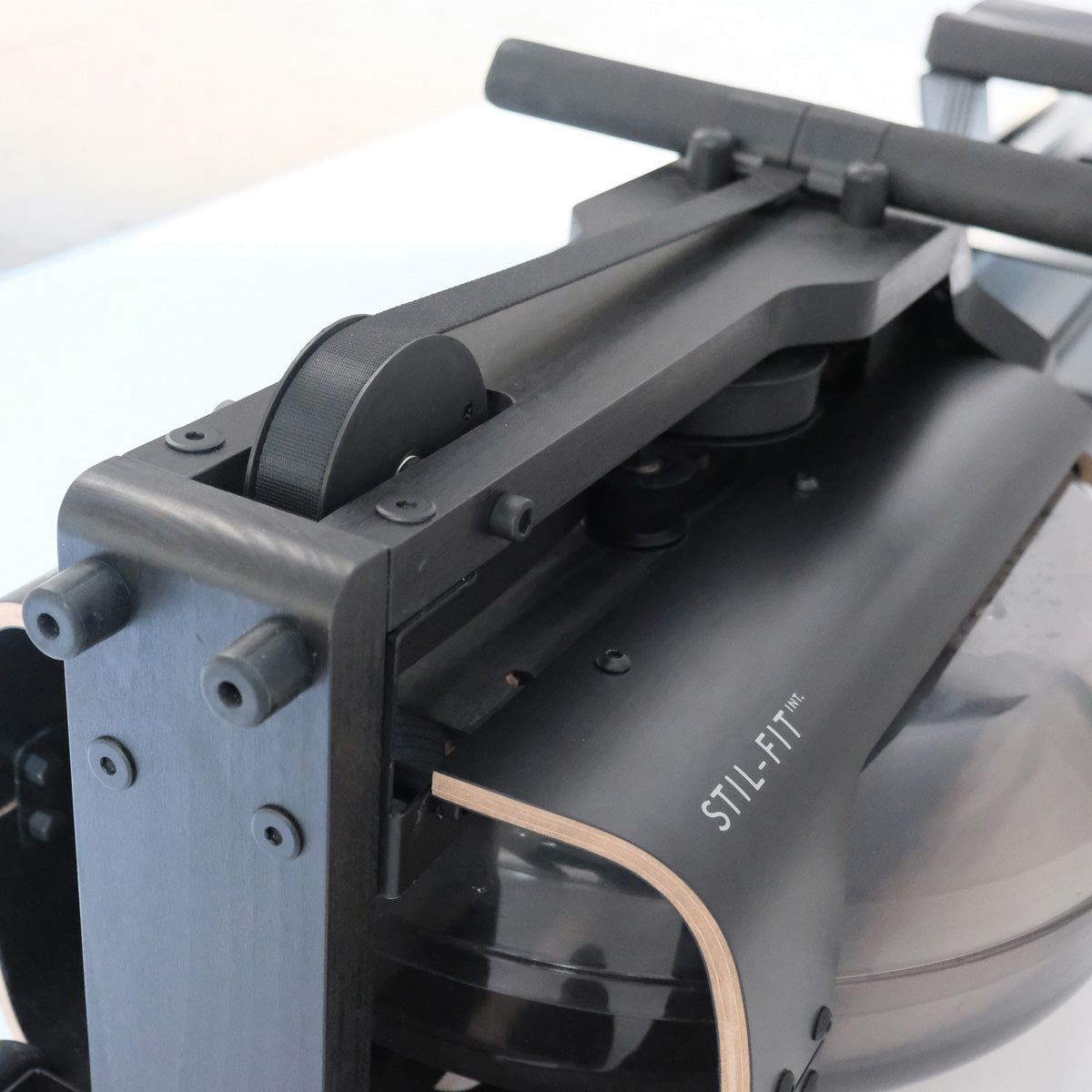 Stil-Fit Rudergerät FLOW ONE – 4,3-Zoll-Display am Sitzbrett