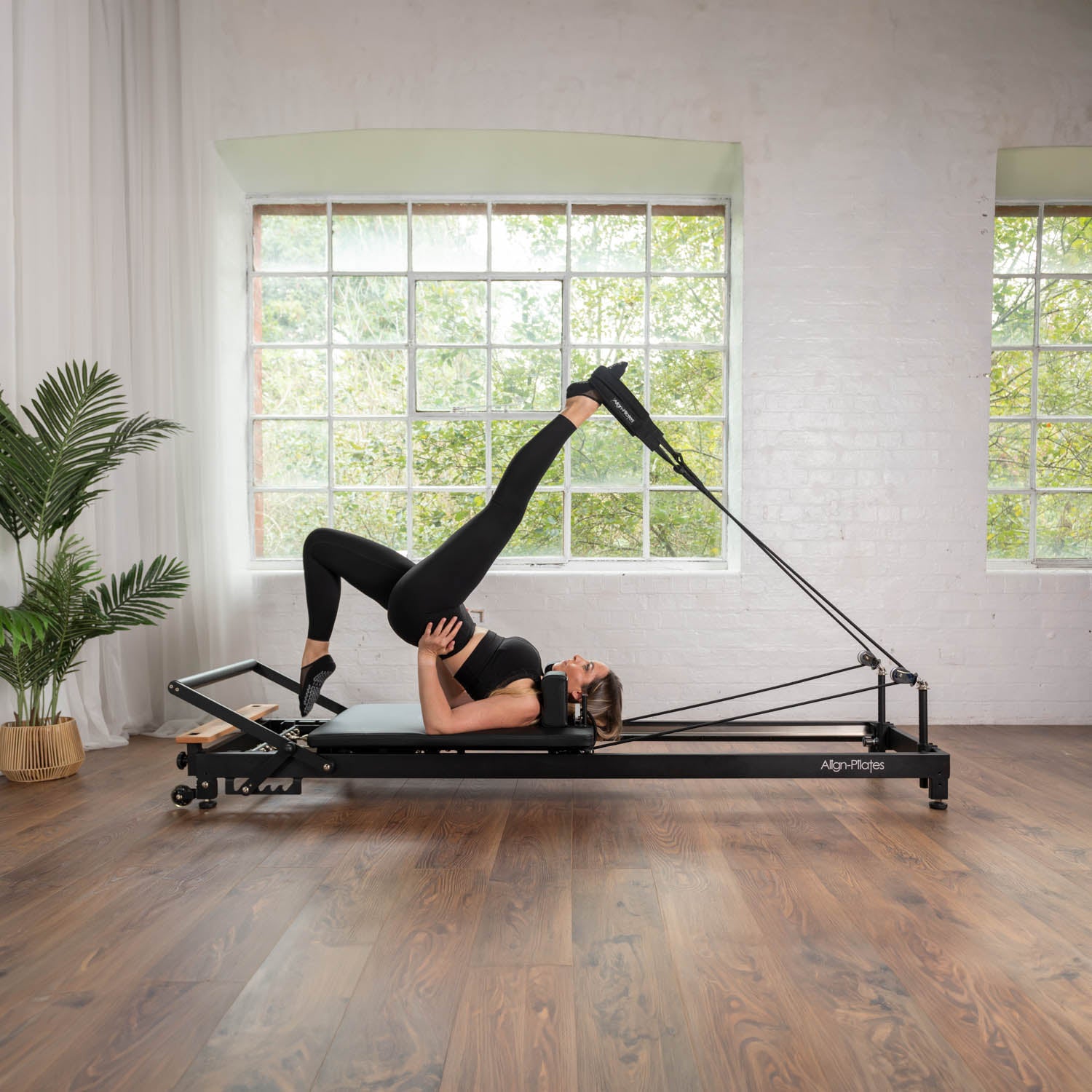 Align Pilates R8-Pro Reformer – Wagenbett und Fußstütze