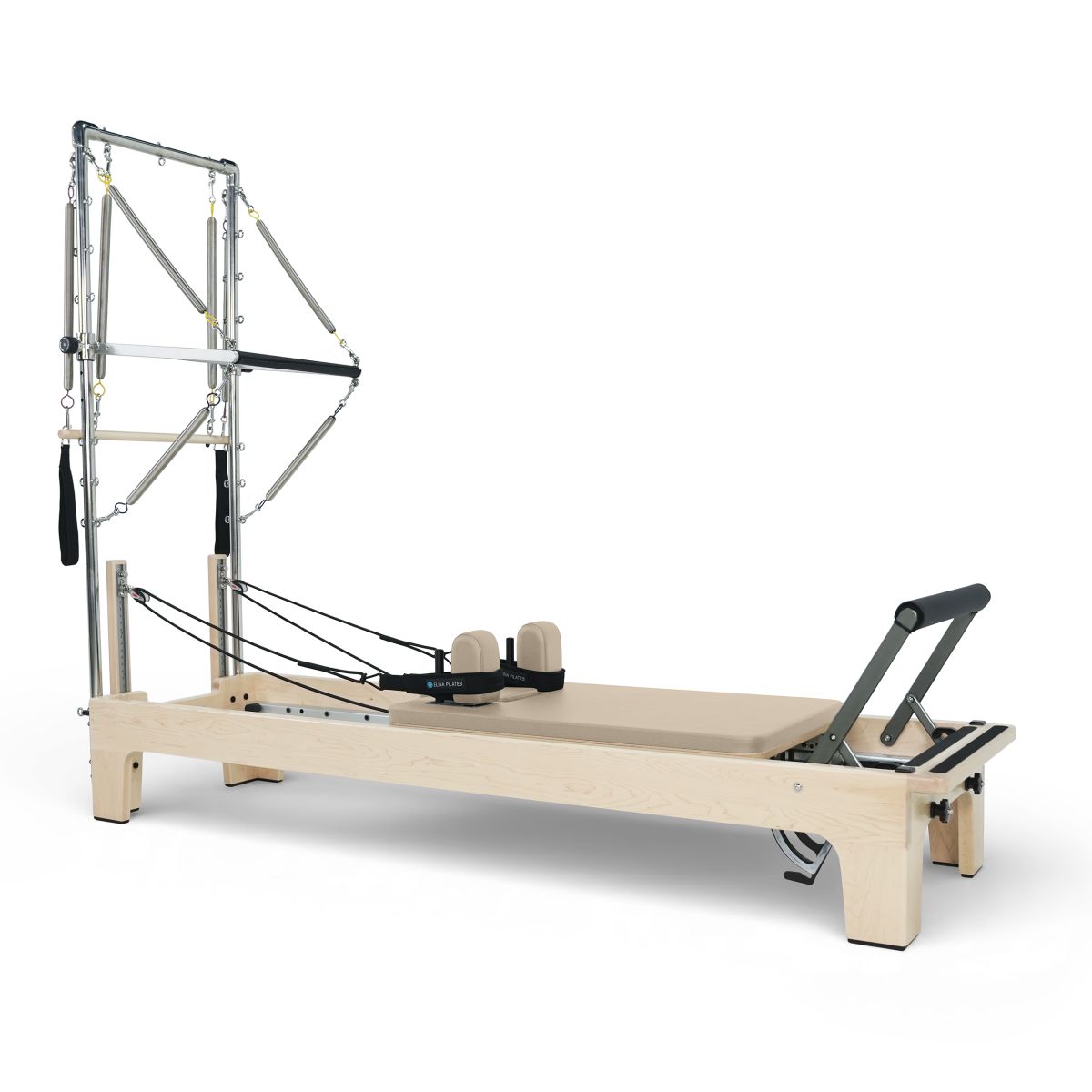 Elina Pilates The Club Reformer mit Half Cadillac