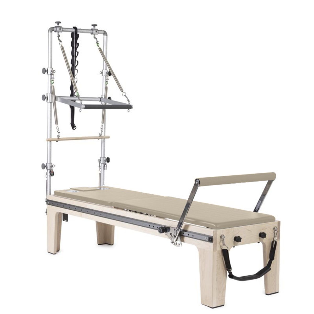 Elina Pilates Master Instructor Physio Reformer mit Half Cadillac