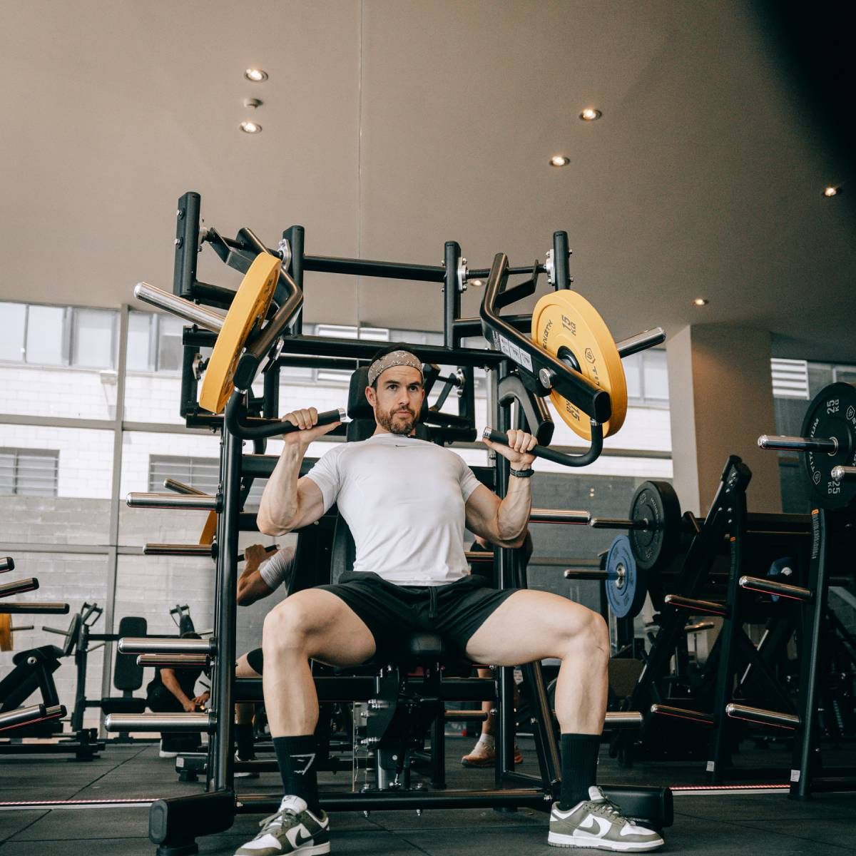 Titanium Strength Black Series Isolaterale konvergente Incline Chest Press
