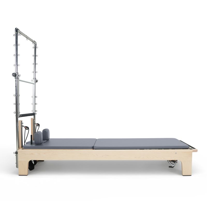 Elina Pilates The Club Reformer mit Half Cadillac